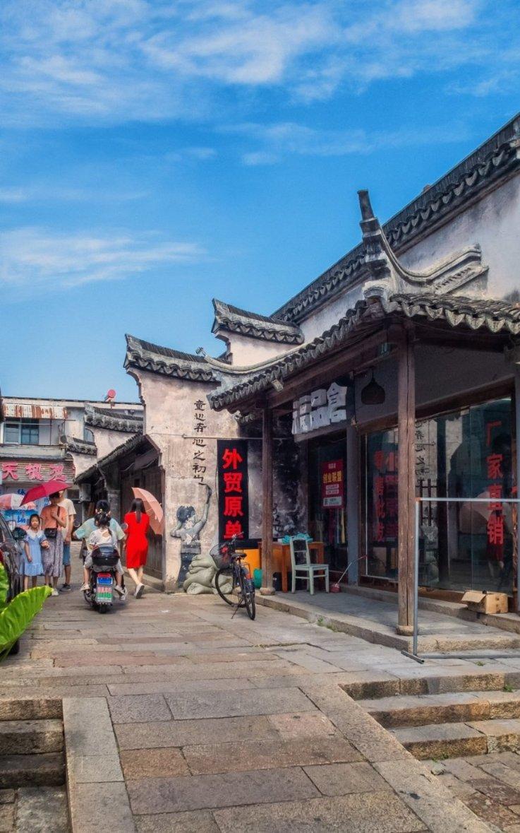 他是想慢慢追我?还是只是占便宜开房?-最新热门话题讨论社区